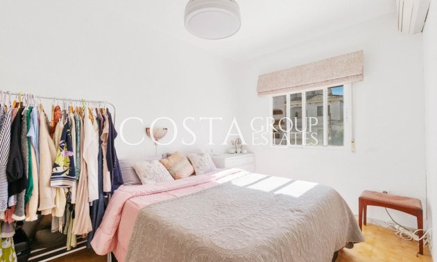 Resale - House -
Torrevieja