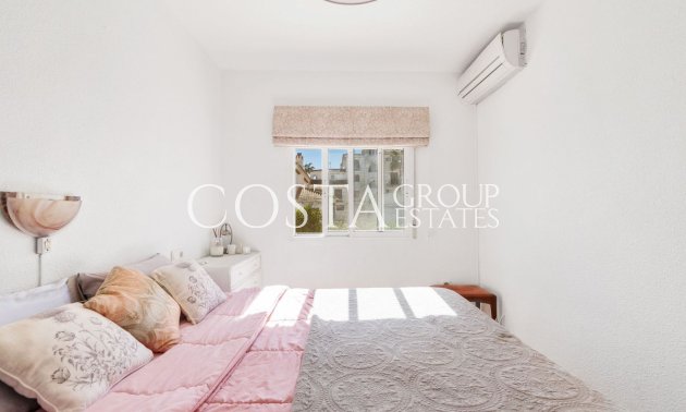 Resale - House -
Torrevieja