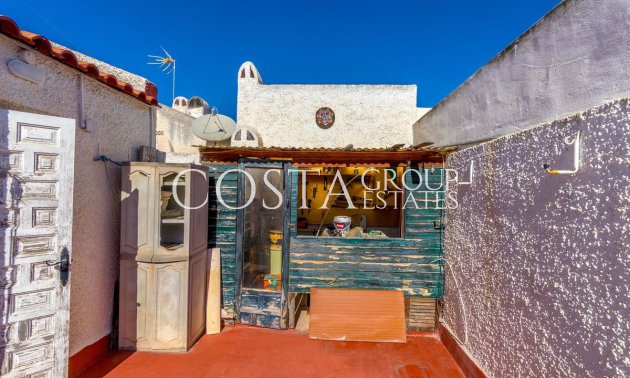 Resale - House -
Torrevieja