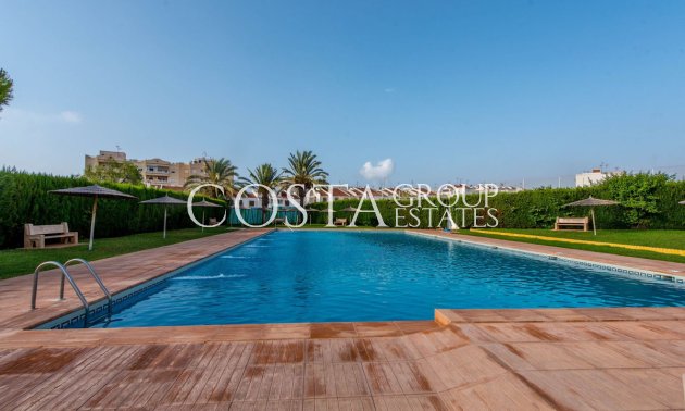 Resale - House -
Torrevieja