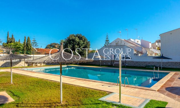 Resale - House -
Torrevieja