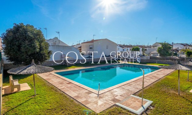 Resale - House -
Torrevieja