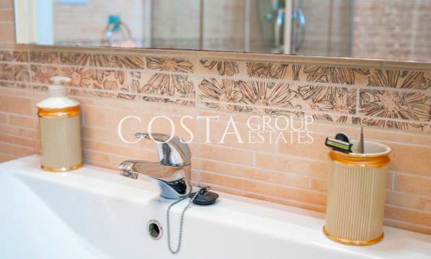 Herverkoop - Villa -
Rojales - Rojales Centro