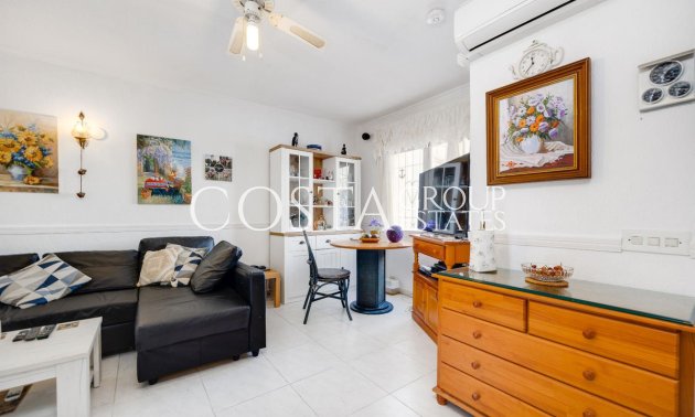 Resale - House -
Torrevieja