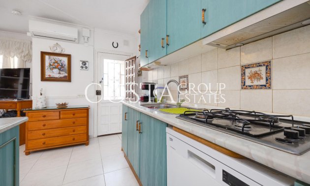 Resale - House -
Torrevieja