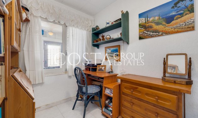 Resale - House -
Torrevieja
