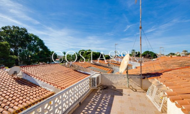 Resale - House -
Torrevieja