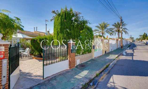 Resale - House -
Torrevieja