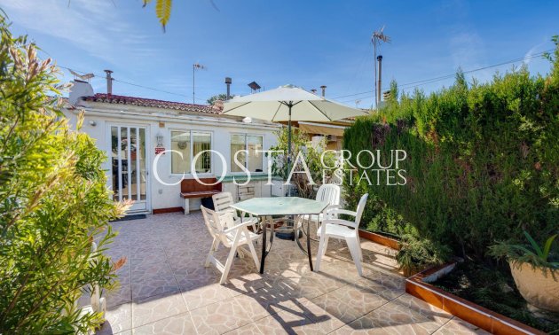 Resale - House -
Torrevieja