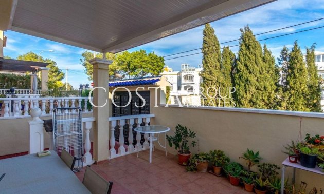 Herverkoop - Villa -
Orihuela Costa - Villamartin