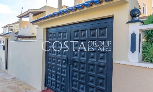 Herverkoop - Villa -
Orihuela Costa - Villamartin