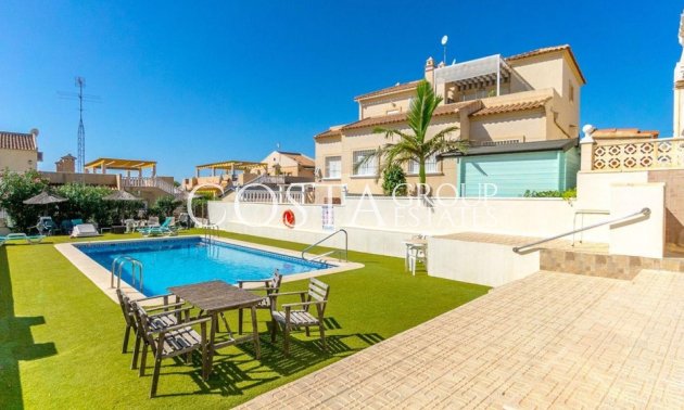 Herverkoop - Villa -
Orihuela Costa - Villamartin