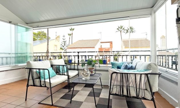 Herverkoop - Villa -
Orihuela Costa - Villamartin