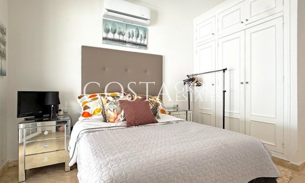 Herverkoop - Villa -
Orihuela Costa - Villamartin