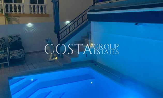 Herverkoop - Villa -
Orihuela Costa - Villamartin