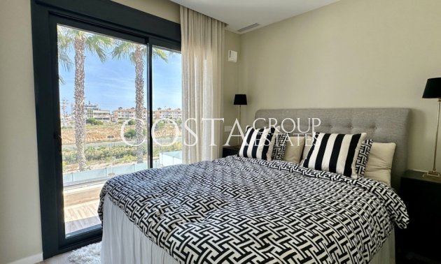 Herverkoop - Villa -
Orihuela Costa - Lomas de Cabo Roig