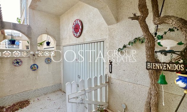 Wiederverkauf - House -
Orihuela Costa - Los Altos