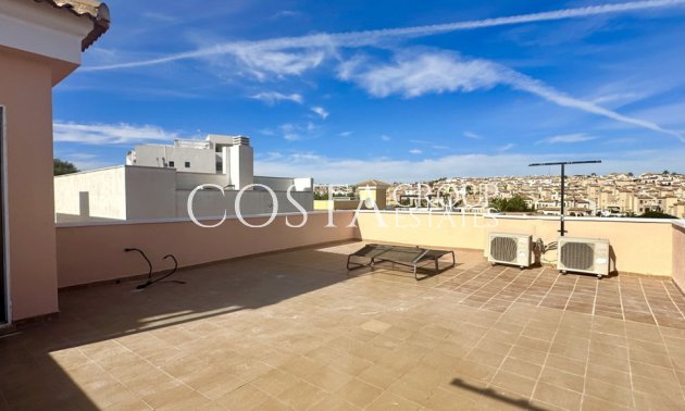 Herverkoop - Villa -
Orihuela Costa - Villamartin