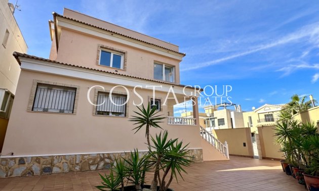 Herverkoop - Villa -
Orihuela Costa - Villamartin