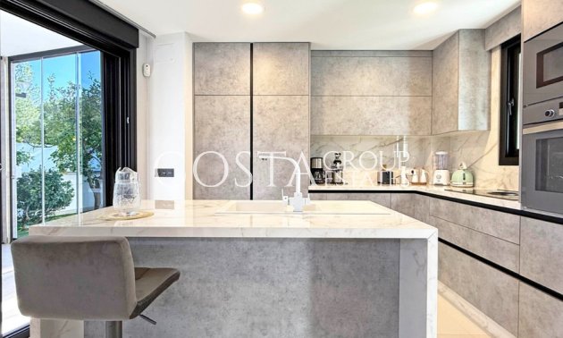 Herverkoop - Villa -
Orihuela Costa - Villamartin