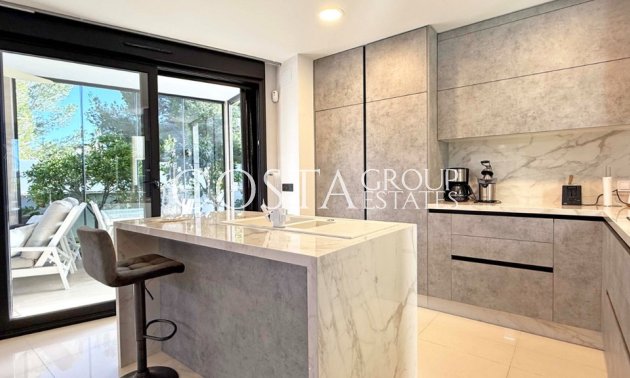 Herverkoop - Villa -
Orihuela Costa - Villamartin