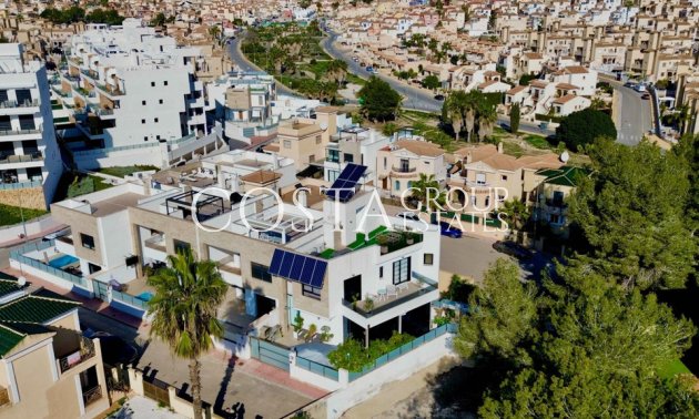 Herverkoop - Villa -
Orihuela Costa - Villamartin