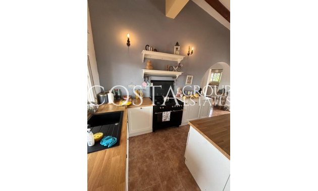 Herverkoop - Villa -
Dolores - Dolores Centro