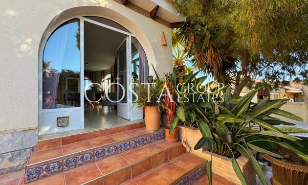 Herverkoop - Villa -
Orihuela Costa - La Zenia