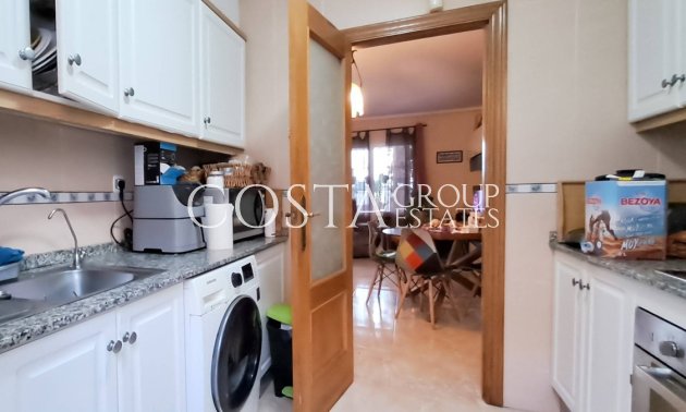 Resale - Villa -
Torrevieja