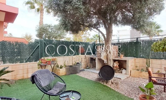Resale - Villa -
Torrevieja