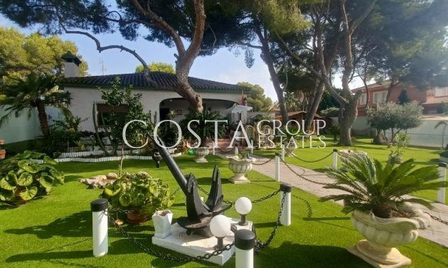 Herverkoop - Villa -
Orihuela Costa