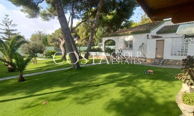 Herverkoop - Villa -
Orihuela Costa