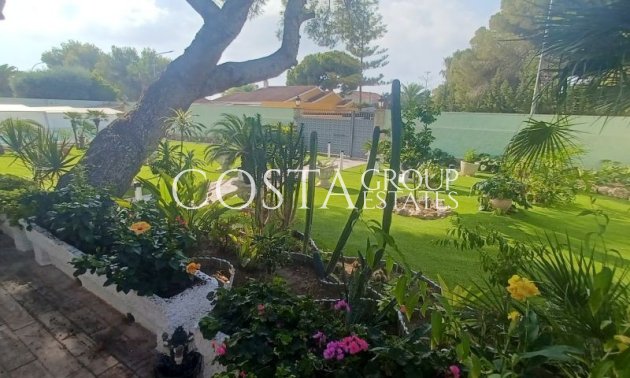 Herverkoop - Villa -
Orihuela Costa