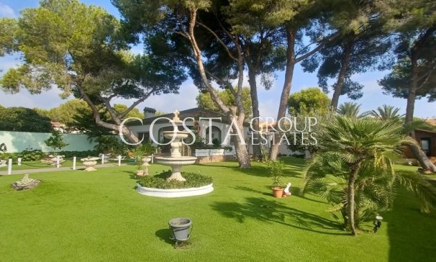 Herverkoop - Villa -
Orihuela Costa