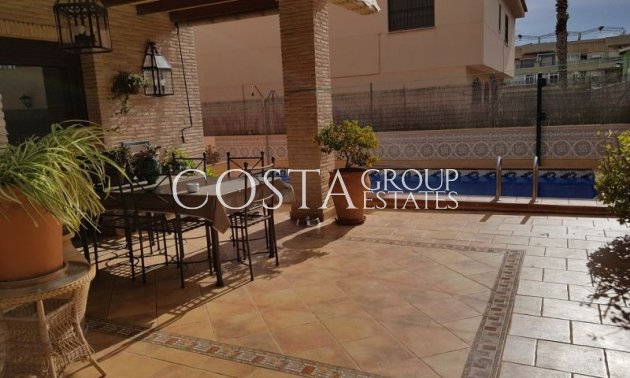 Revente - Villa -
Torrevieja