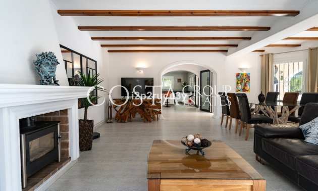 Resale - Villa -
Teulada - Moraira