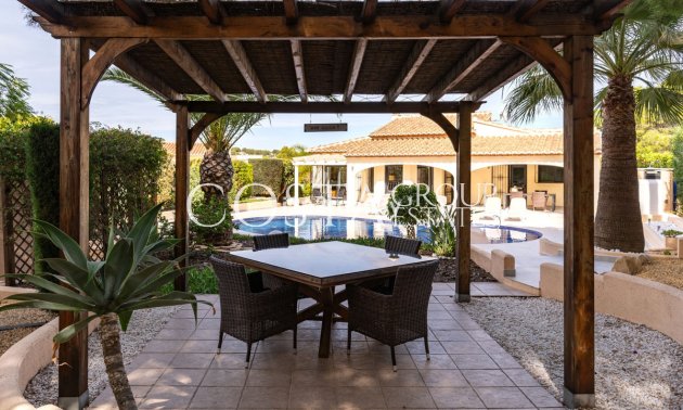 Resale - Villa -
Teulada - Moraira