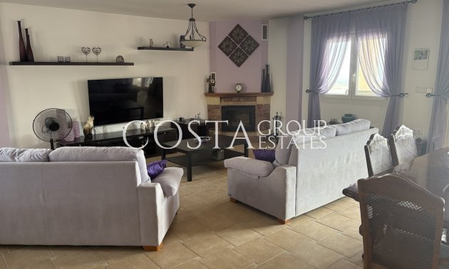Resale - Villa -
Algorfa