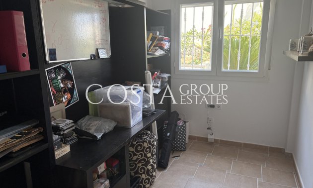 Resale - Villa -
Algorfa