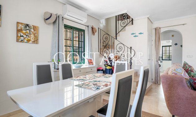 Resale - Villa -
Orihuela Costa