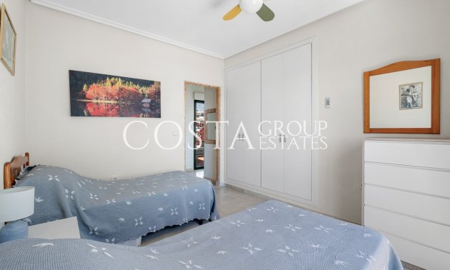 Resale - Villa -
Orihuela Costa