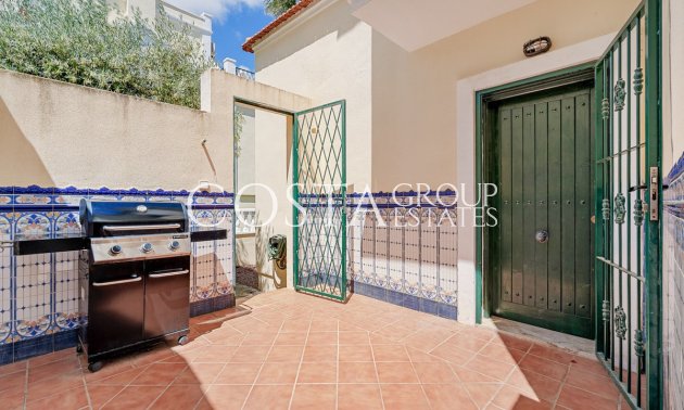 Resale - Villa -
Orihuela Costa