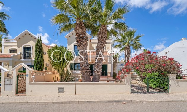 Resale - Villa -
Orihuela Costa