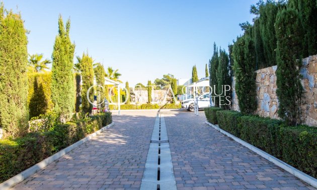 Herverkoop - Villa -
Orihuela Costa - Las Colinas Golf