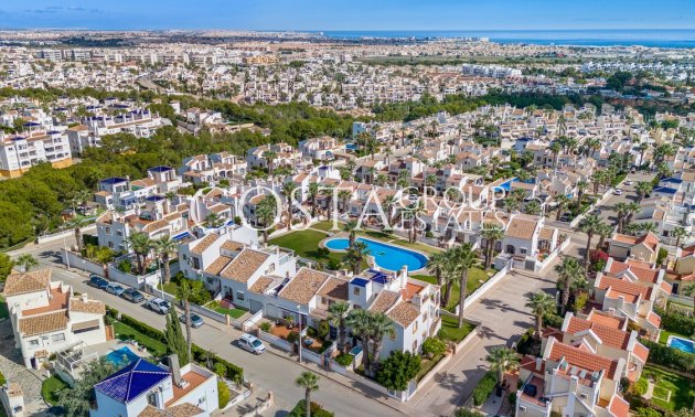 Herverkoop - Huis -
Orihuela Costa - Los Dolses