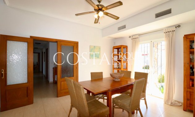 Herverkoop - Villa -
Catral - Catral Centro