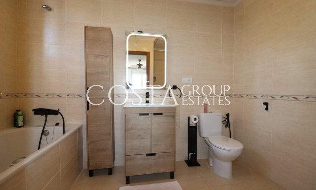 Herverkoop - Villa -
Catral - Catral Centro