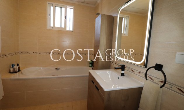 Herverkoop - Villa -
Catral - Catral Centro