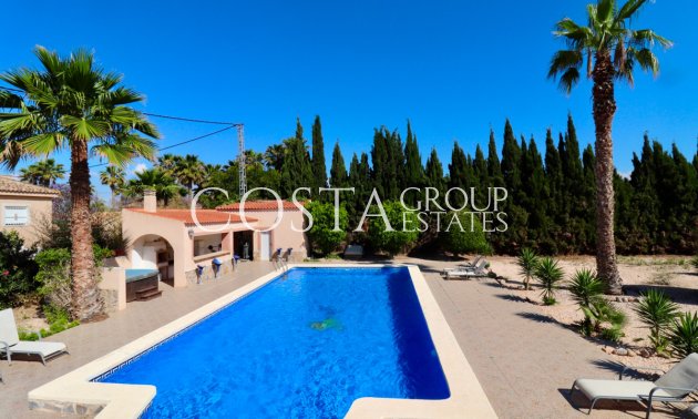 Herverkoop - Villa -
Catral - Catral Centro