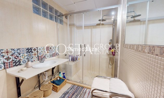 Herverkoop - Villa -
Murcia - Dolores